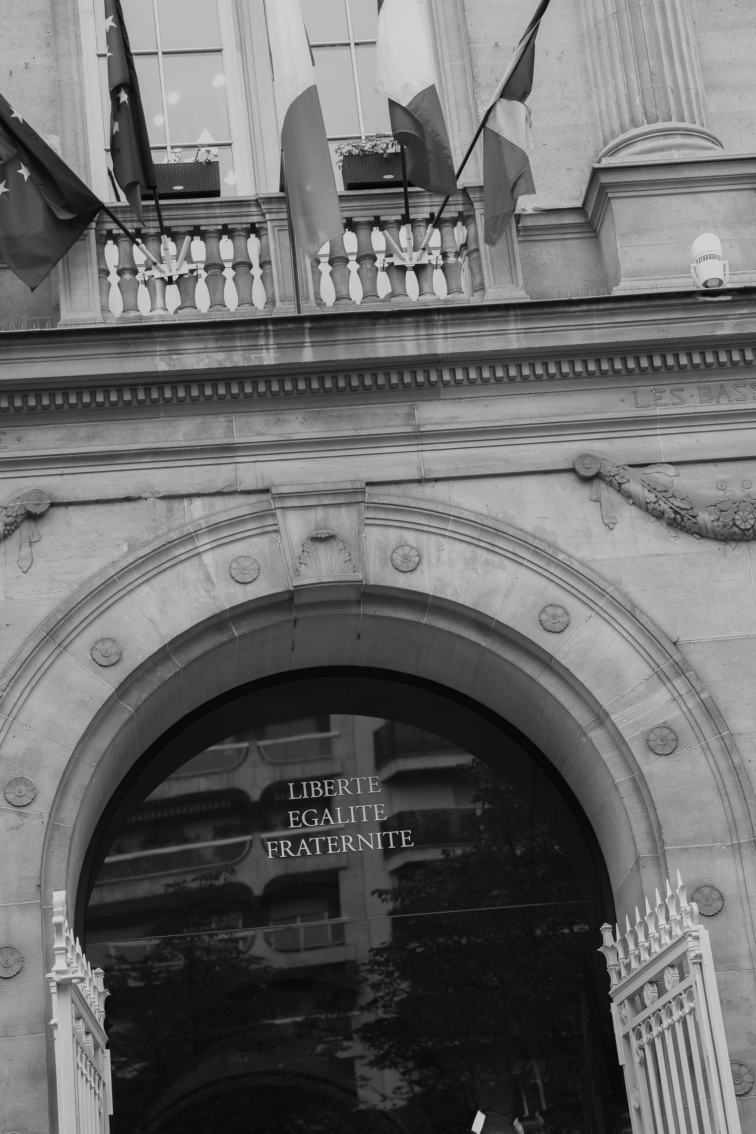 Paris elopement photographed in a historic Parisian building