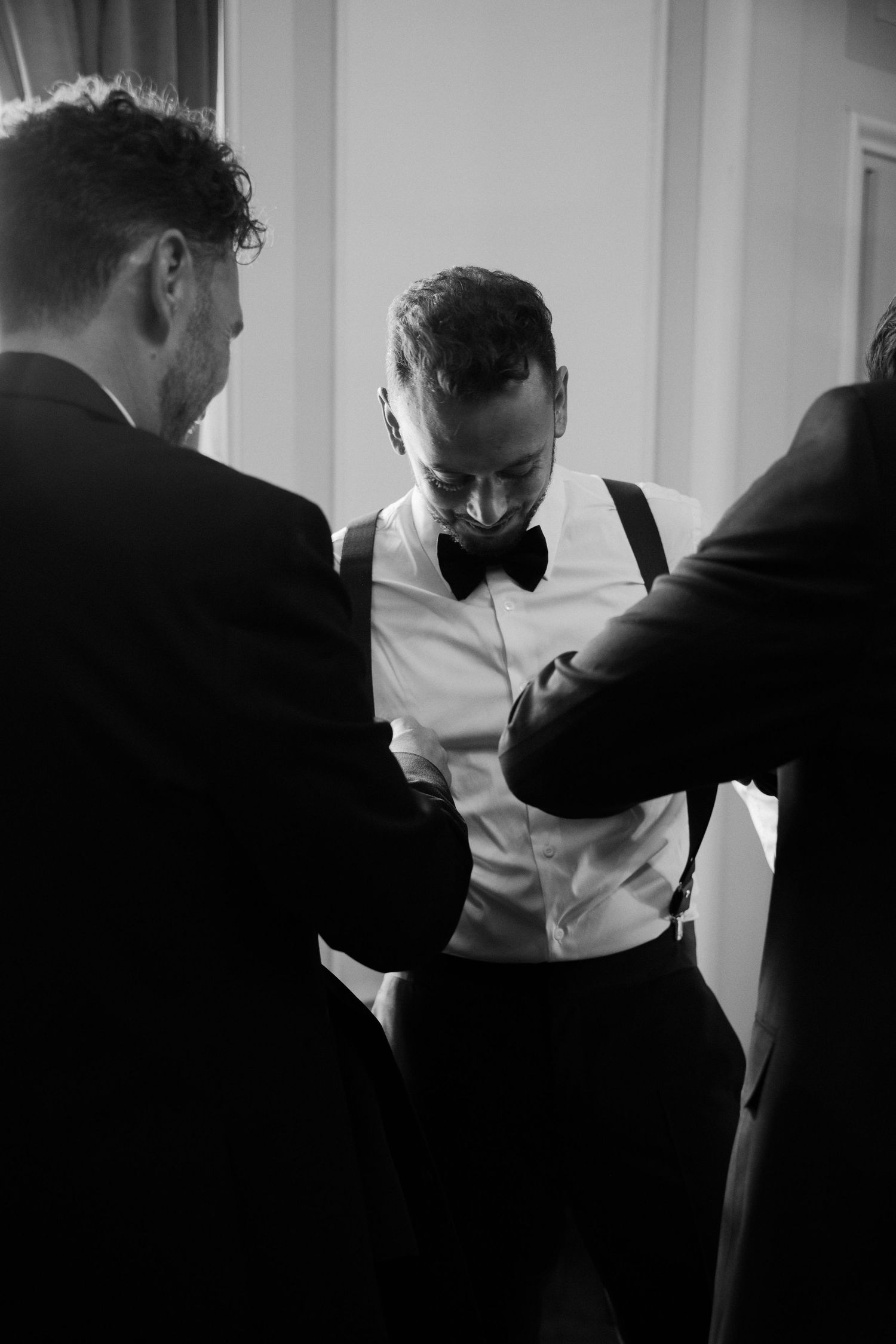 Groom preparations on the morning, before the big yes, at Château de Seps Saulx