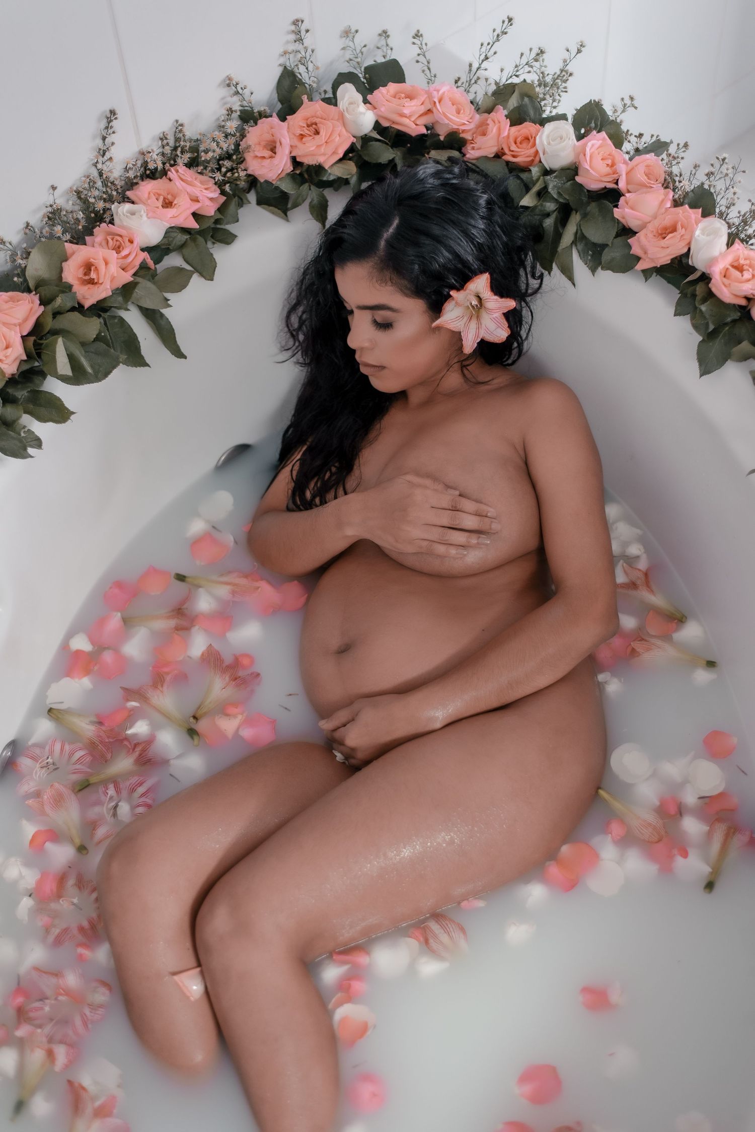 Pregnancy
Motherhood 
Natural light
Photography 
Portrail 
Maternity
