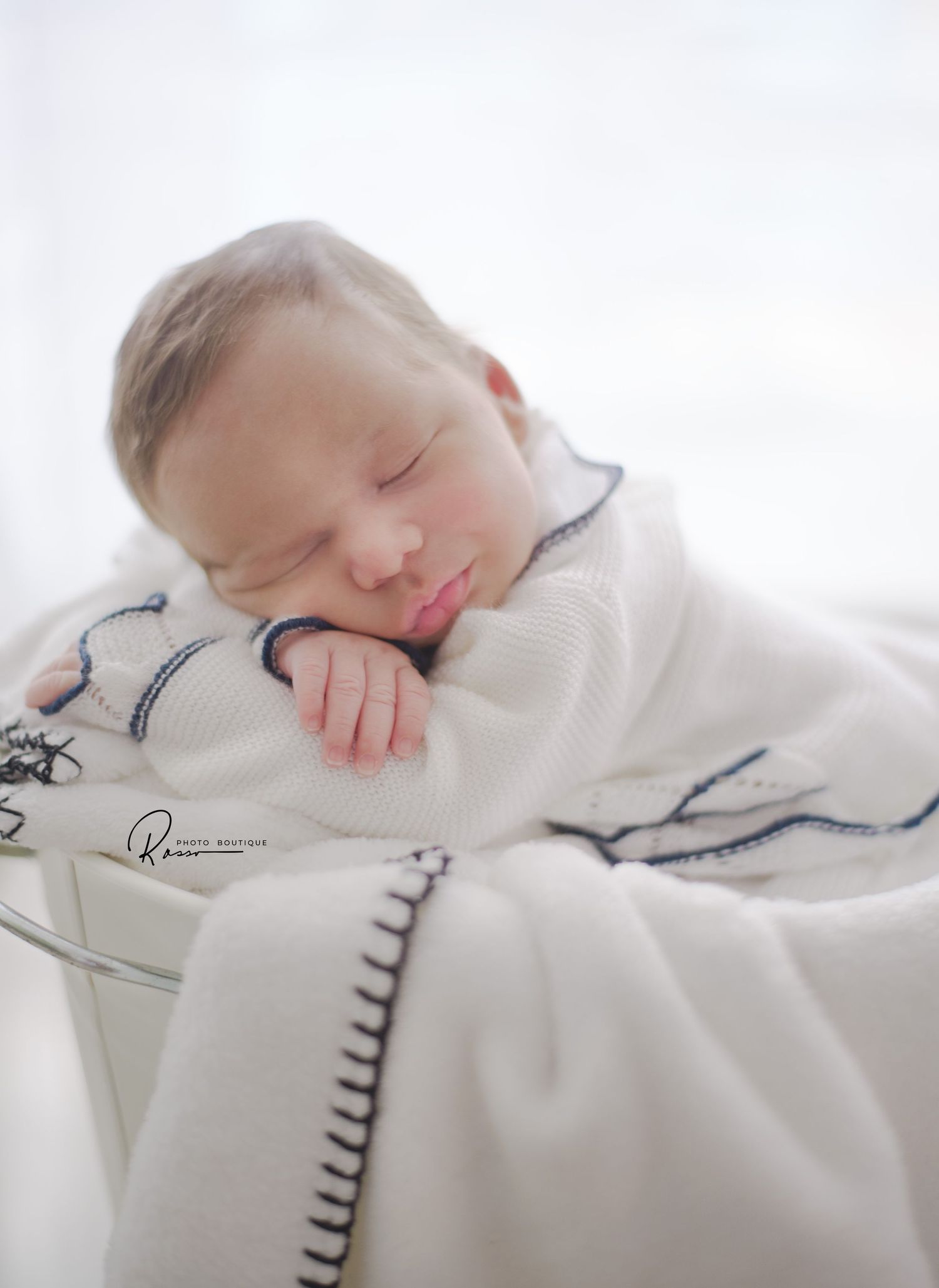 Newborn
New baby
five day old
natural light
family photography
portrait
