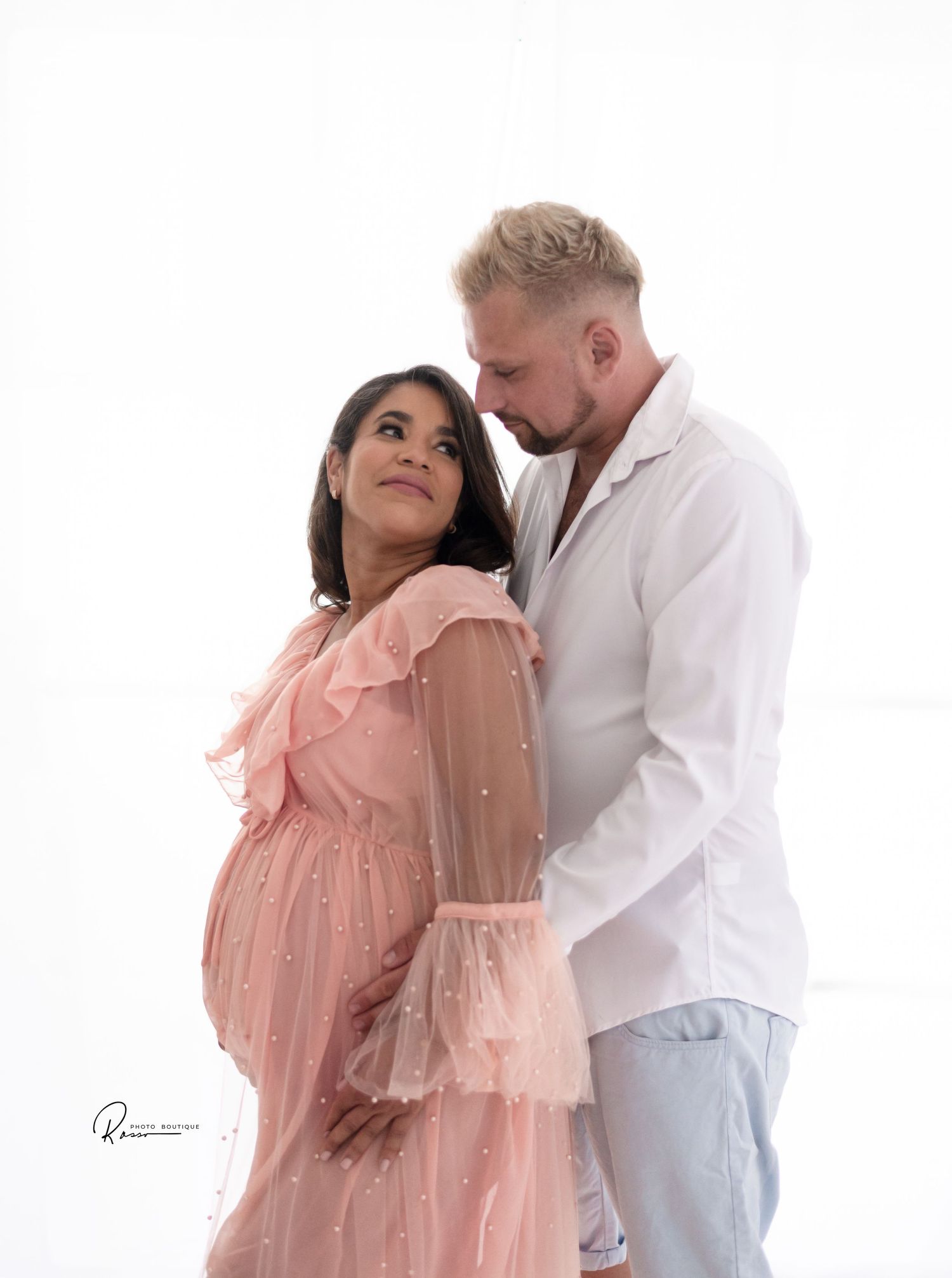Pregnancy
Motherhood 
Children
Childhood 
Natural light
Photography