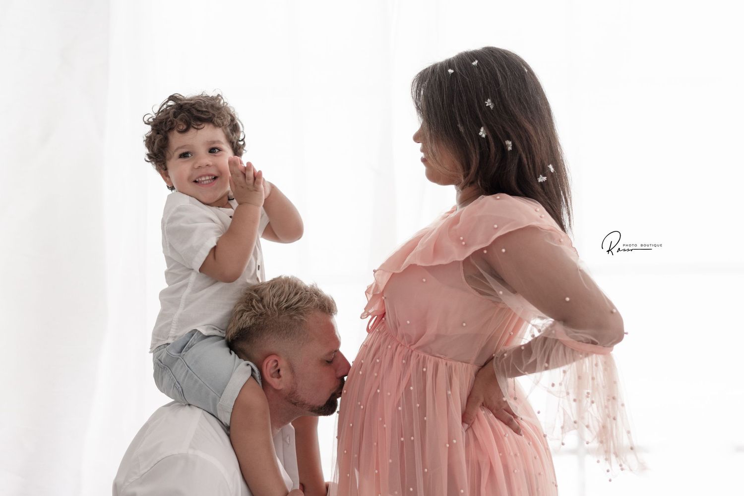Motherhood 
Children
Childhood 
Natural light
Photography 
Portrail 
Family