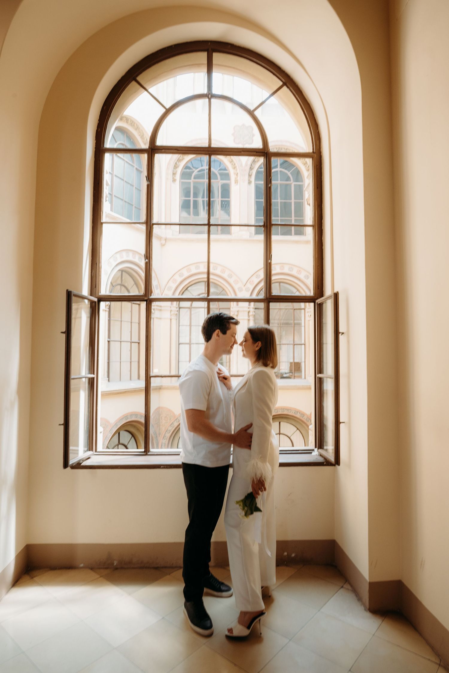 Editorial wedding photography in Vienna showcasing intimate connection