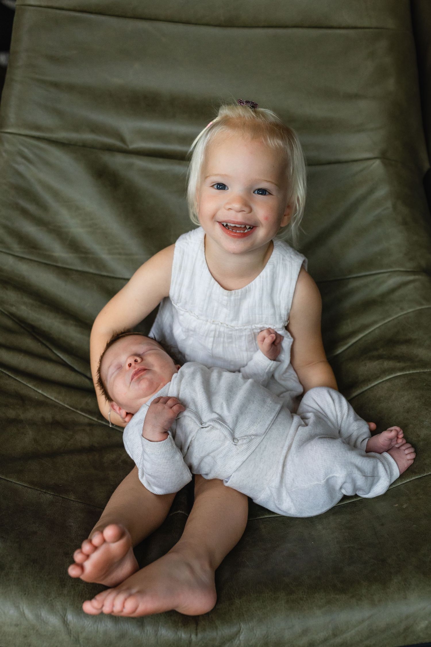 Newbornfotografie spontaan puur echt babyfoto's en babyportretten ongedwongen, lifestyle