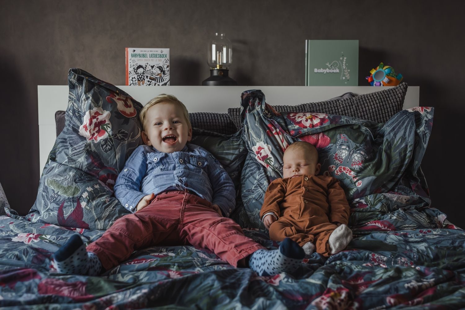 Newbornfotografie spontaan puur echt babyfoto's en babyportretten ongedwongen, lifestyle