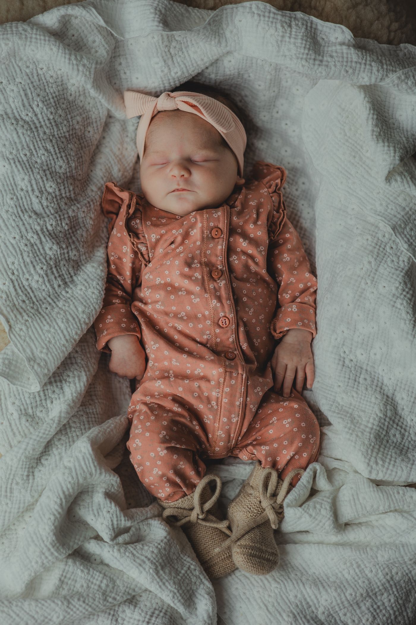 Newbornfotografie spontaan puur echt babyfoto's en babyportretten ongedwongen, lifestyle