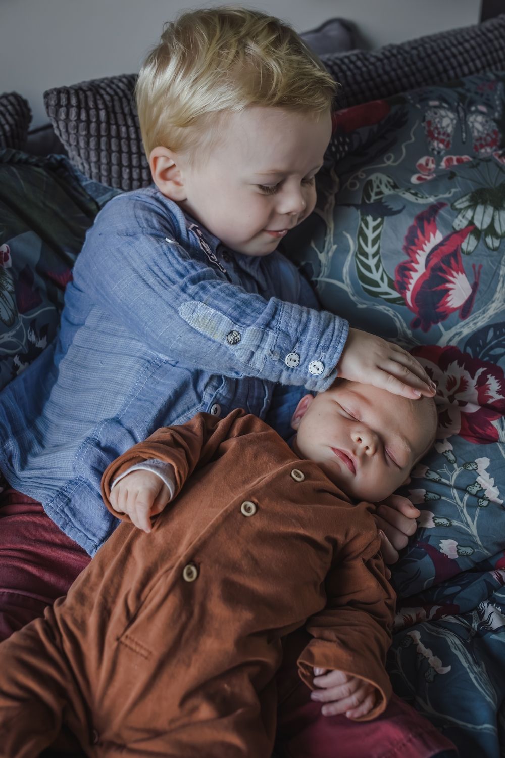 Newbornfotografie spontaan puur echt babyfoto's en babyportretten ongedwongen, lifestyle