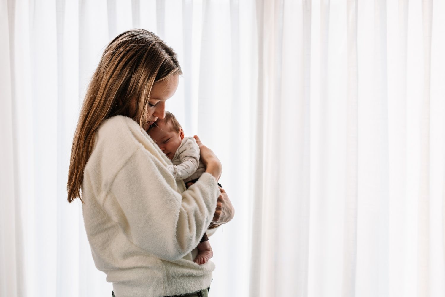Newbornfotografie spontaan puur echt babyfoto's en babyportretten ongedwongen, lifestyle