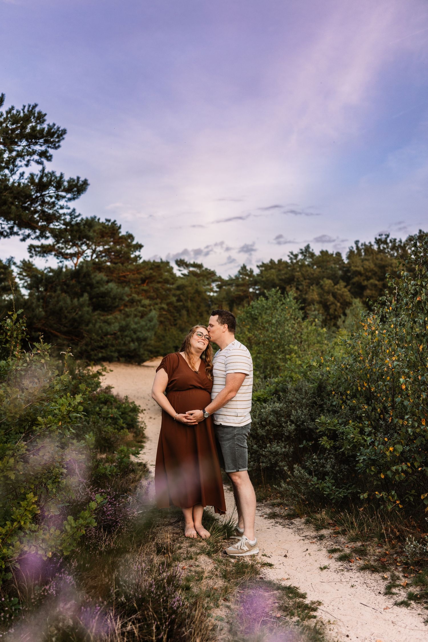 Zwangerschapsfotograaf Heerenveen, spontane zwangerschapsfotografie buiten