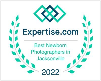 Award emblem recognizing excellence in newborn photography in Jacksonville for 2022.