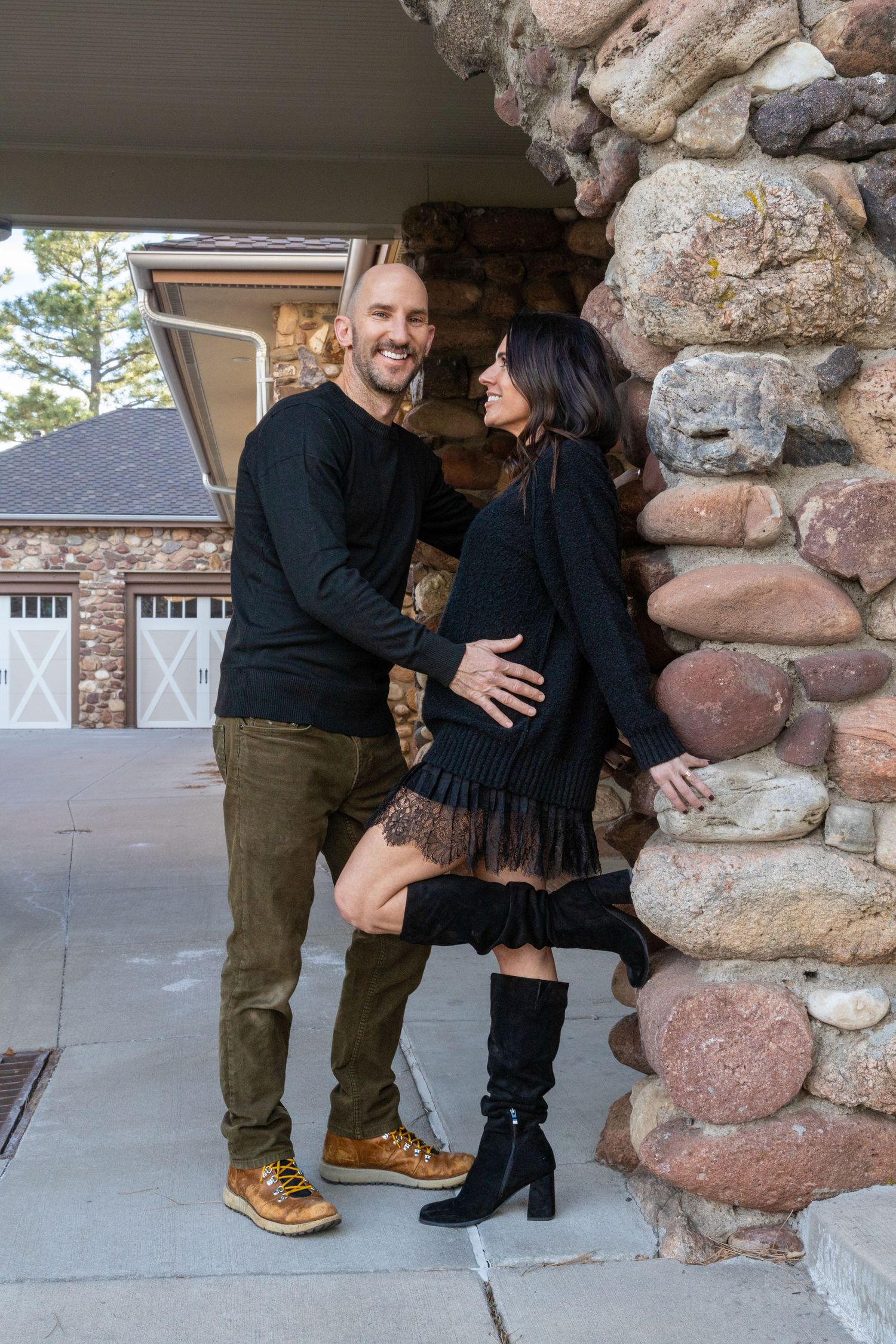 Colorado Couples Photo Session at Highlands Ranch Mansion | 9950 E Gateway Dr. | Highlands Ranch, CO 80126