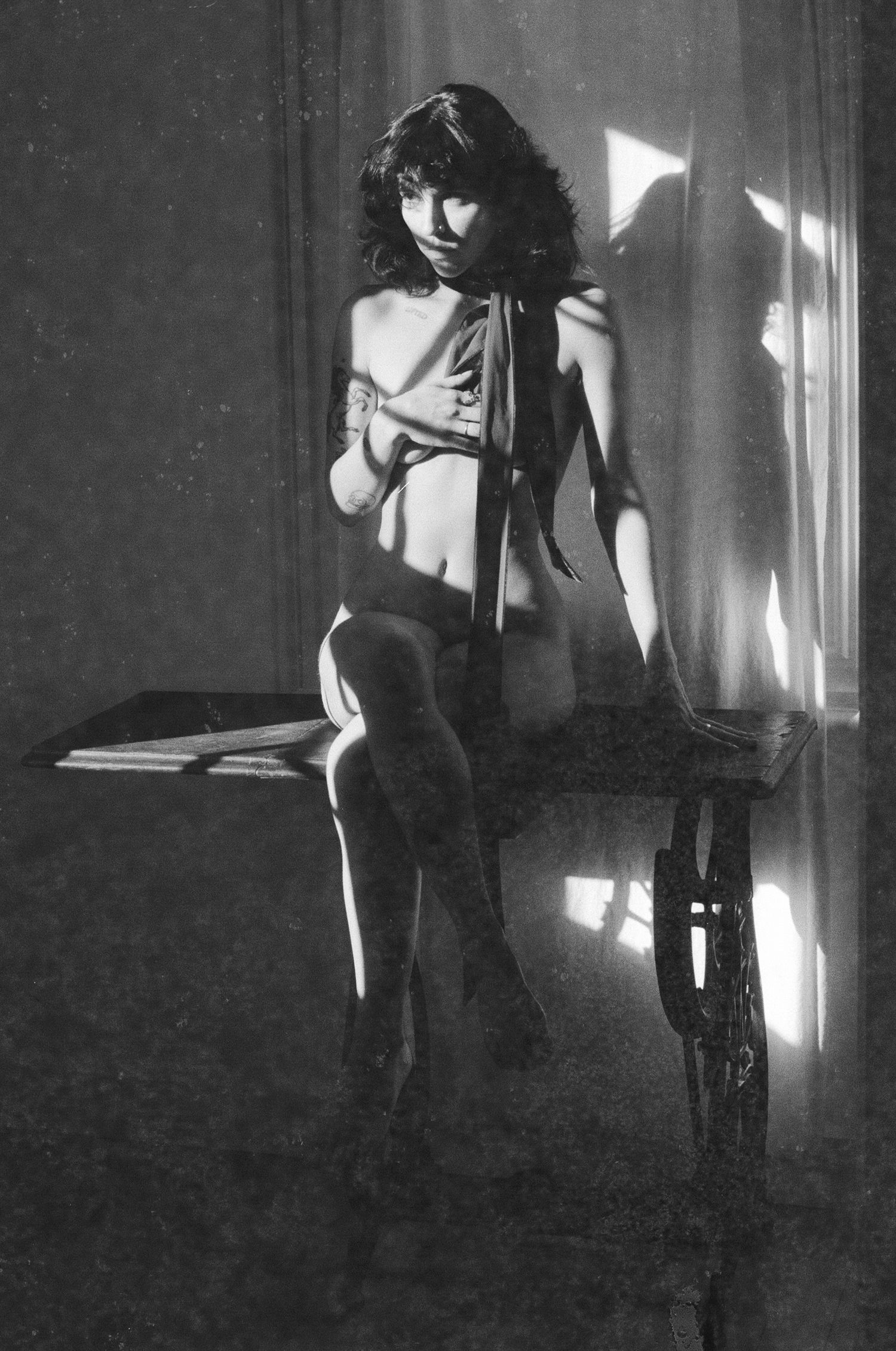 boudoir photographer, boudoir photography, empowerment boudoir photography, intimate portrait photography, boudoir photo session, tasteful b