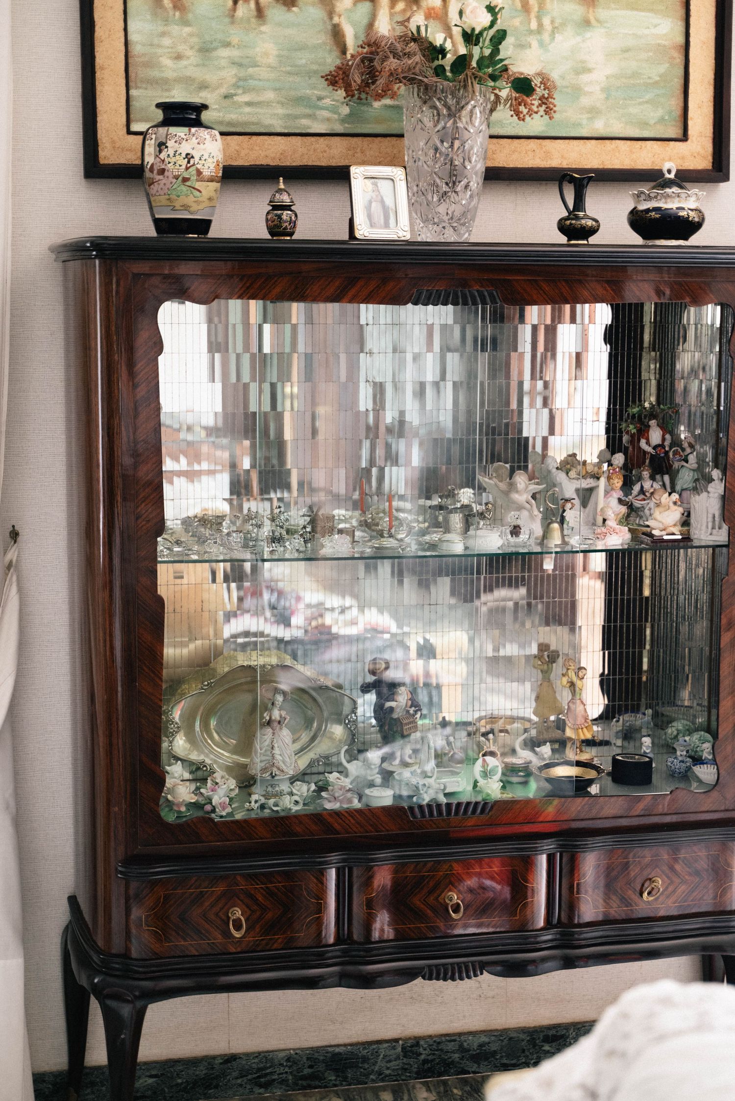 Vintage interior detail during bridal preparations in Tropea