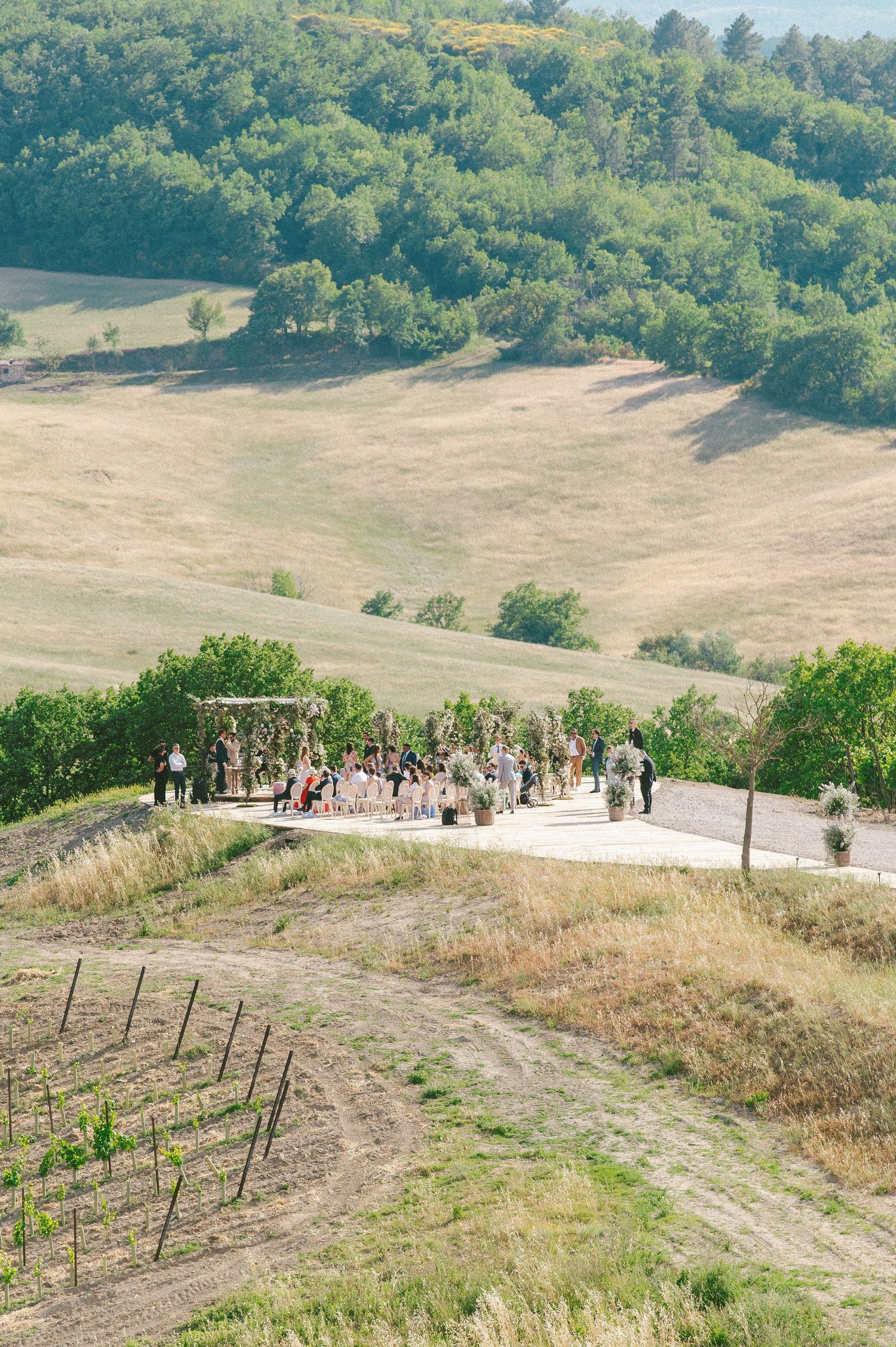 Digital wedding photography from a destination wedding in Siena, Tuscany, photographed with a refined and honest documentary approach.