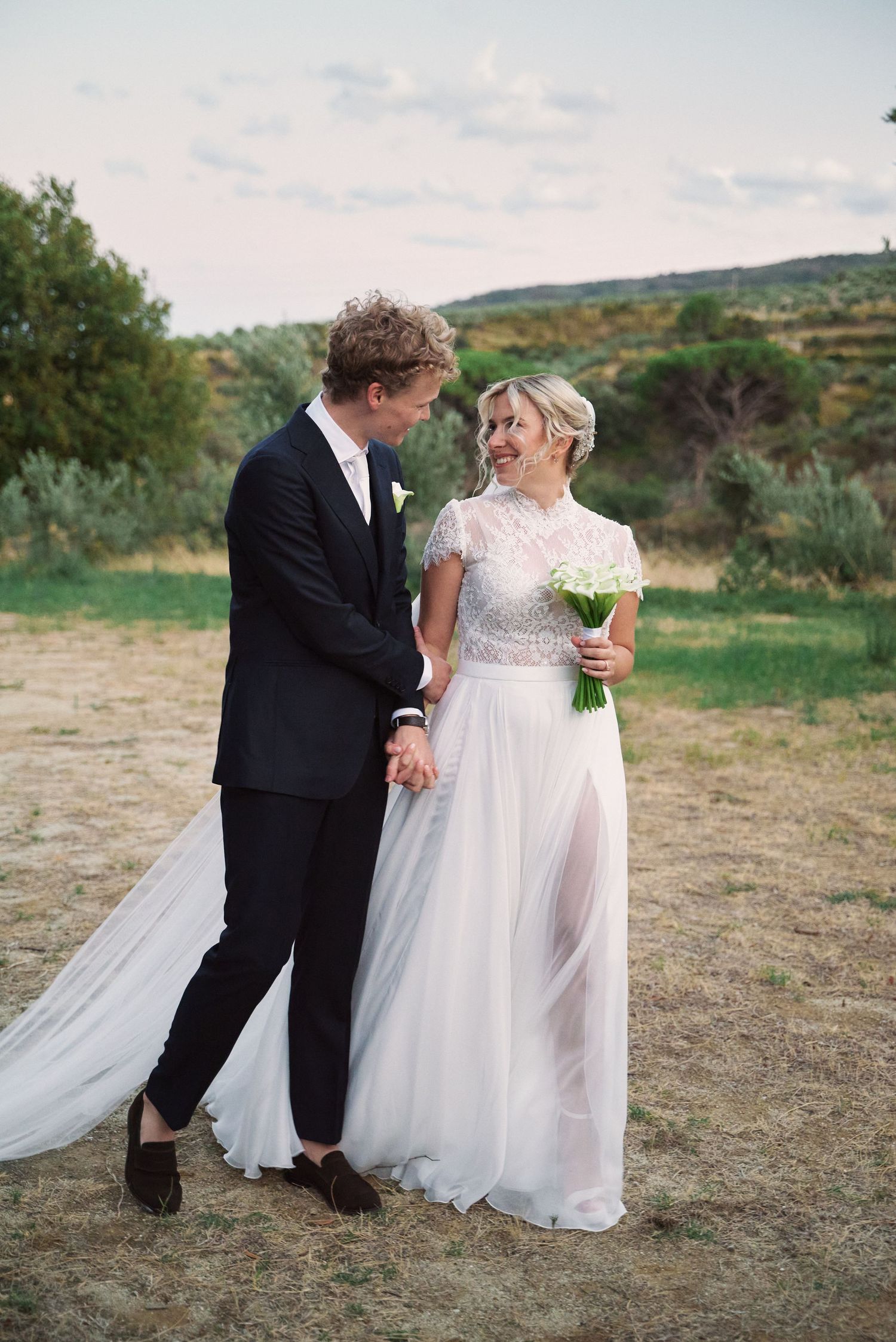 Digital wedding photography in Soverato, Calabria, focused on atmosphere, emotion, and sense of place.
