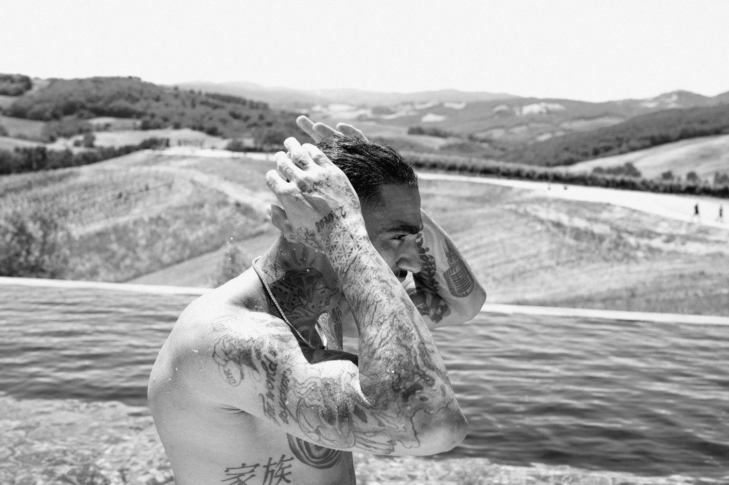 Digital wedding photography from a destination wedding in Siena, Tuscany, photographed with a refined and honest documentary approach.