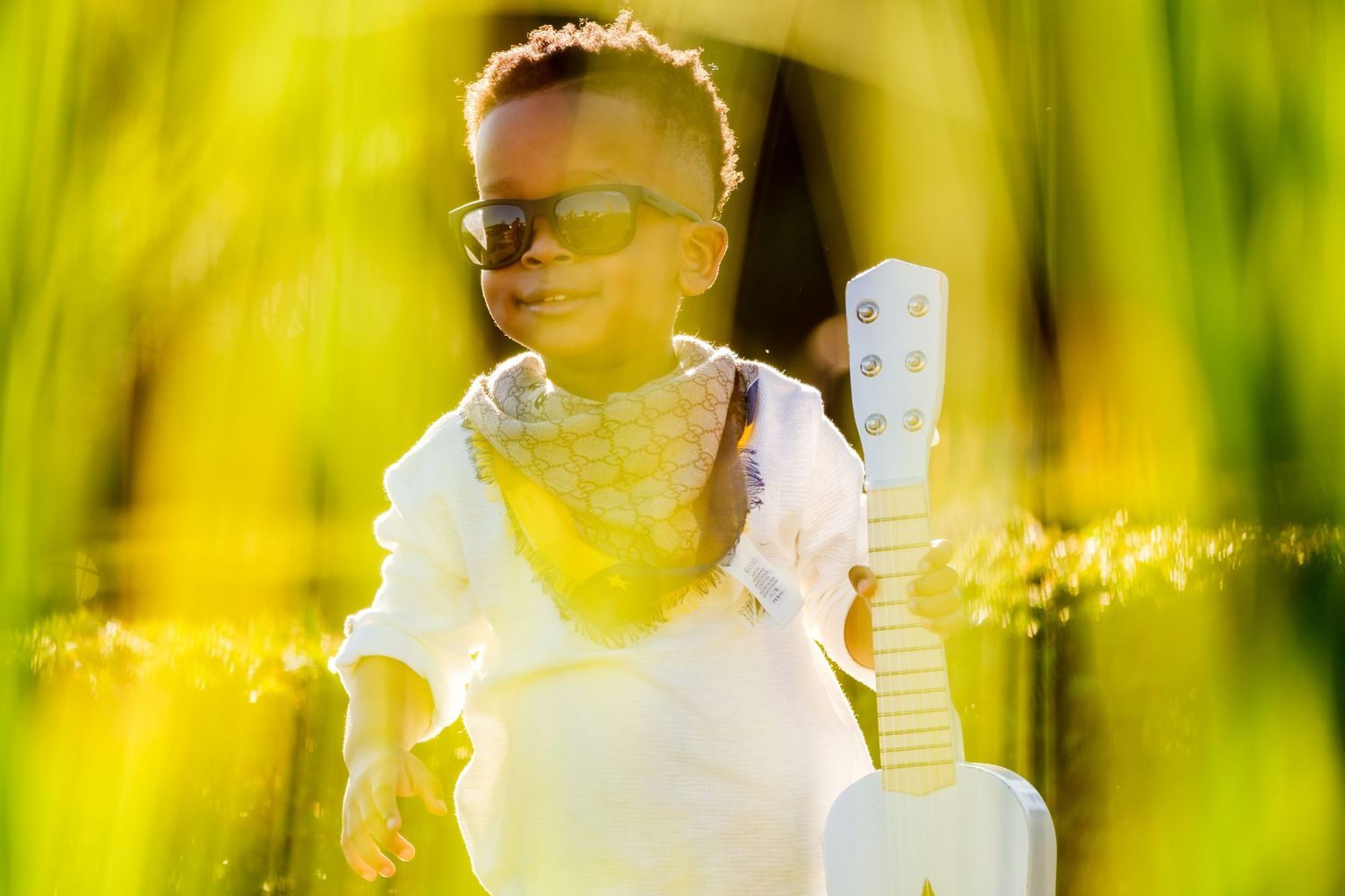 Dreamy portraits in golden sunlight with soft focus and natural bokeh effects.