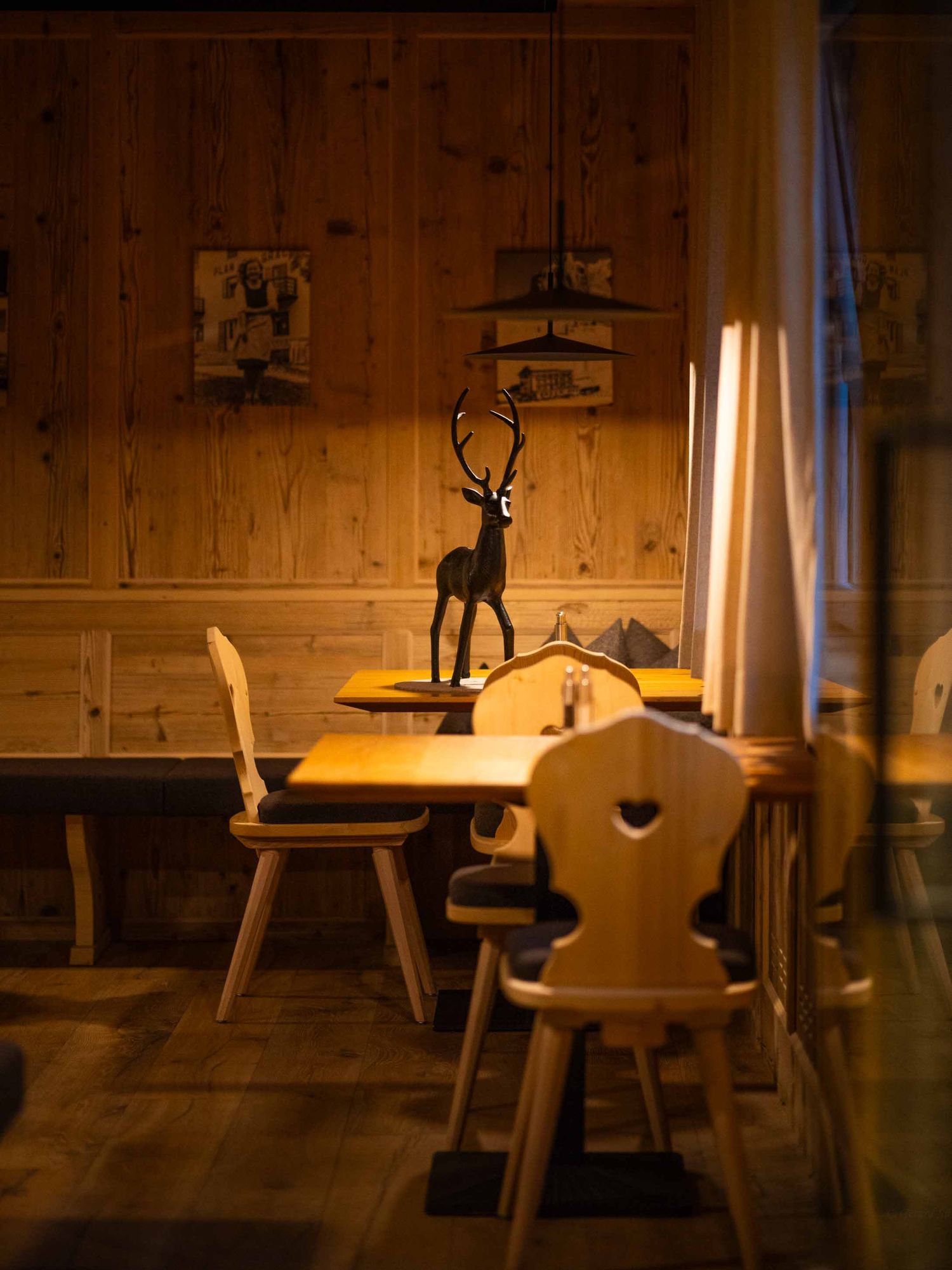 restaurant venue with homey and comfy feel by Gerard Su Photography.
