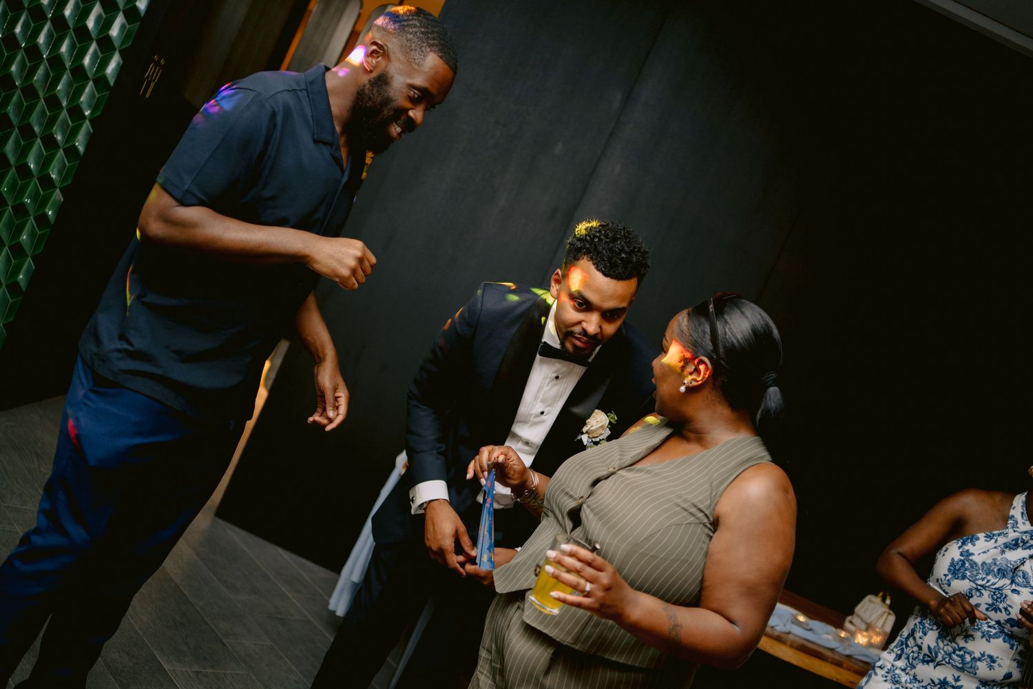 vMomentos mágicos do casamento em Portugal, fotos que eternizam emoções em impressos.