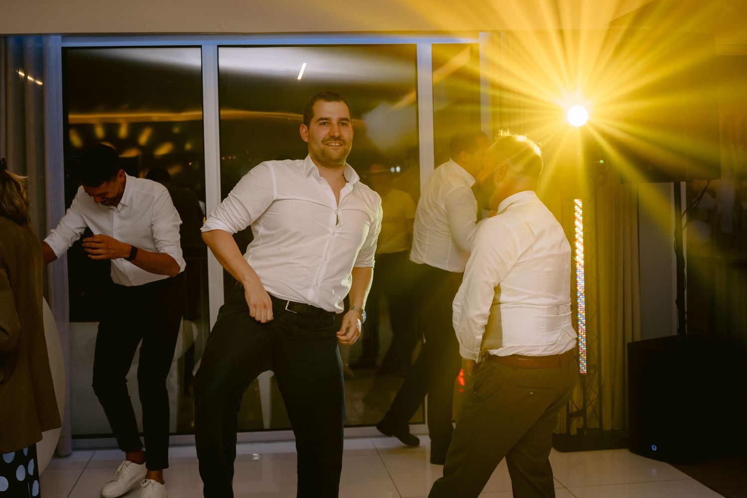Transformamos cada instante do casamento em imagens inesquecíveis, perfeitas para álbuns, impressos personalizados e recordações que contam