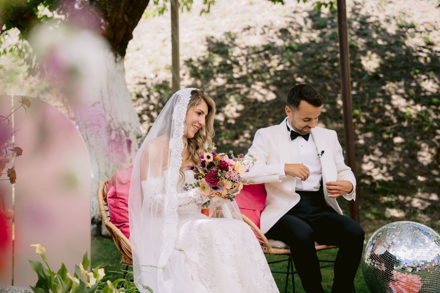 Fotógrafo de casamento registrando emoções reais, fotos perfeitas para álbuns e quadros.