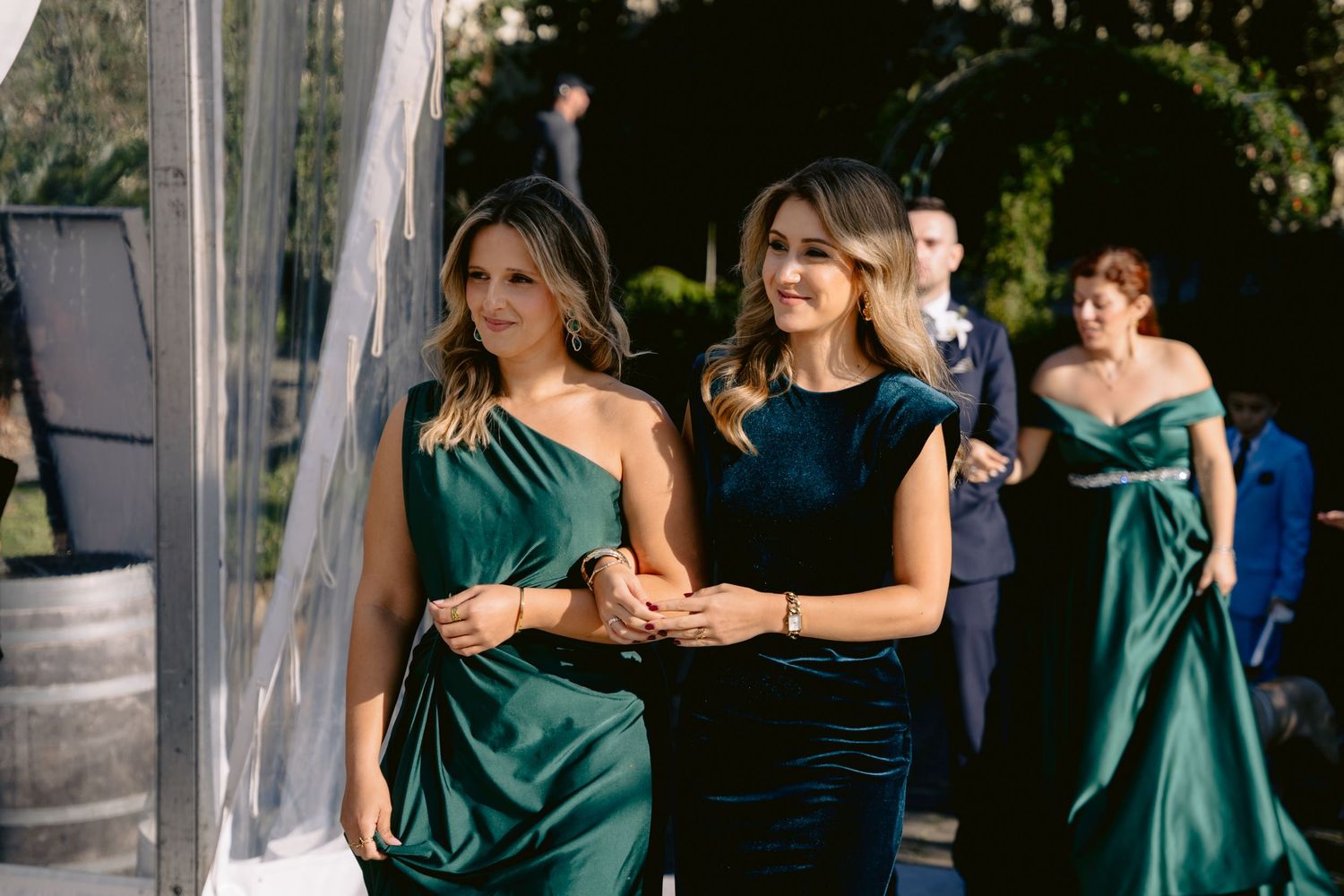 Momentos especiais do casamento em Portugal, registrados com arte para álbuns e impressos.