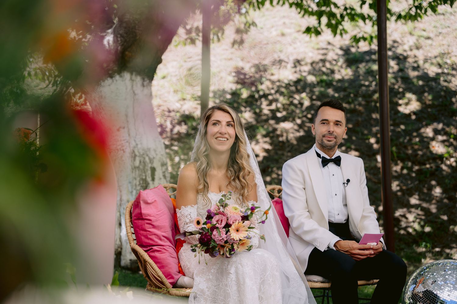 Fotógrafo de casamento registrando emoções reais, fotos perfeitas para álbuns e quadros.