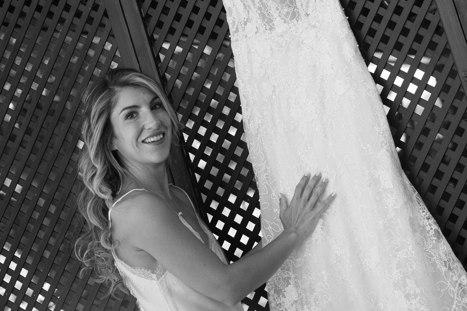 Fotografia de casamento criativa, com fotos de ensaio e cerimônia para álbuns e impressos.