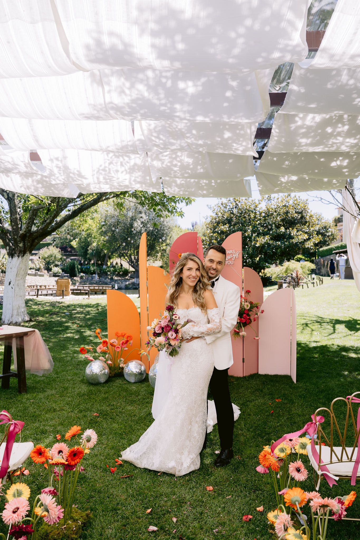 Fotógrafo de casamento registrando emoções reais, fotos perfeitas para álbuns e quadros.