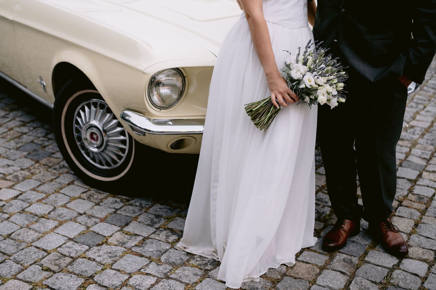 Capturamos cada sorriso, abraço e olhar do seu casamento em [cidade], transformando momentos especiais em fotos profissionais para ensaios,