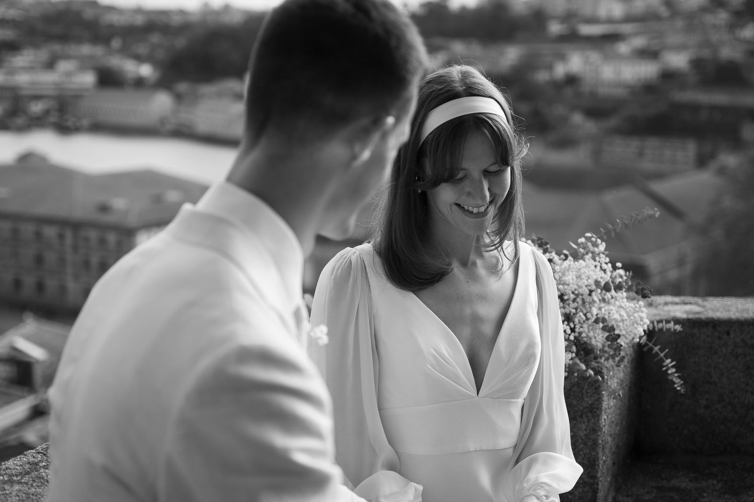 vFotografia de casamento em Portugal, capturando cada instante emocionante do seu dia.