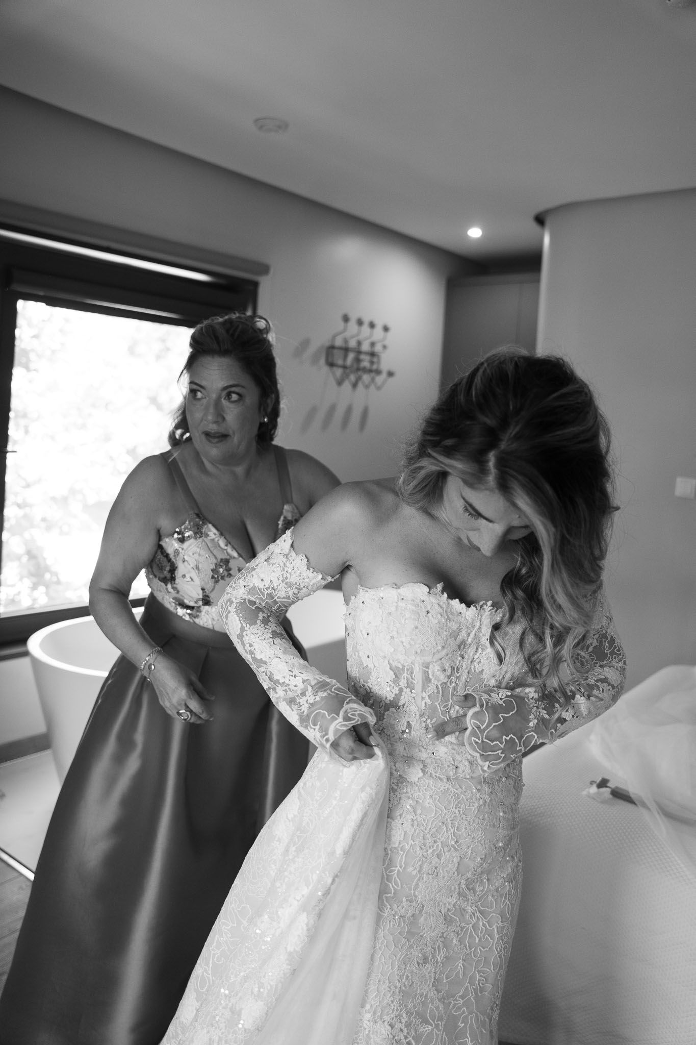 Fotografia de casamento criativa, com fotos de ensaio e cerimônia para álbuns e impressos.