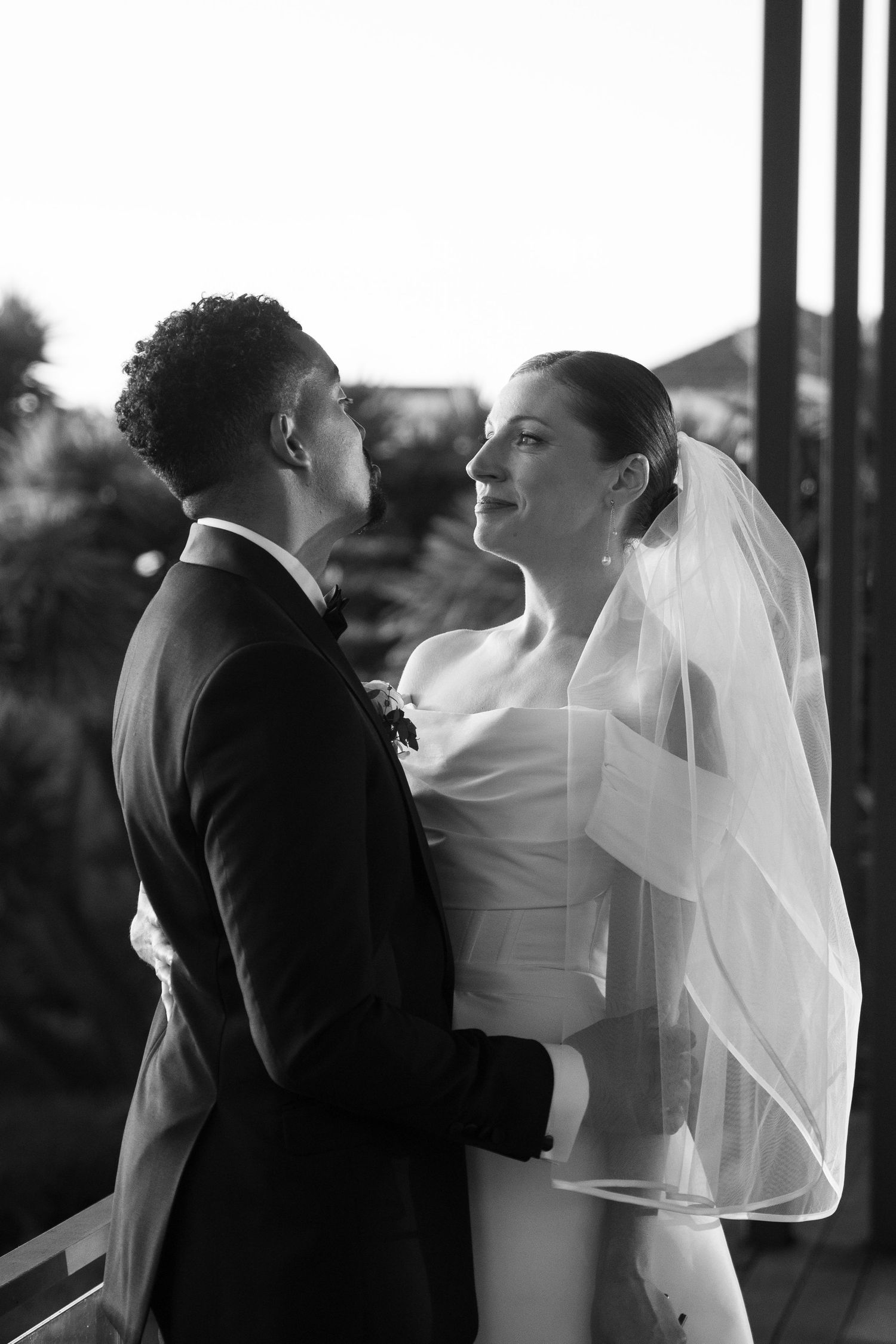 Fotos de casamento profissionais, capturando amor, alegria e detalhes especiais.
