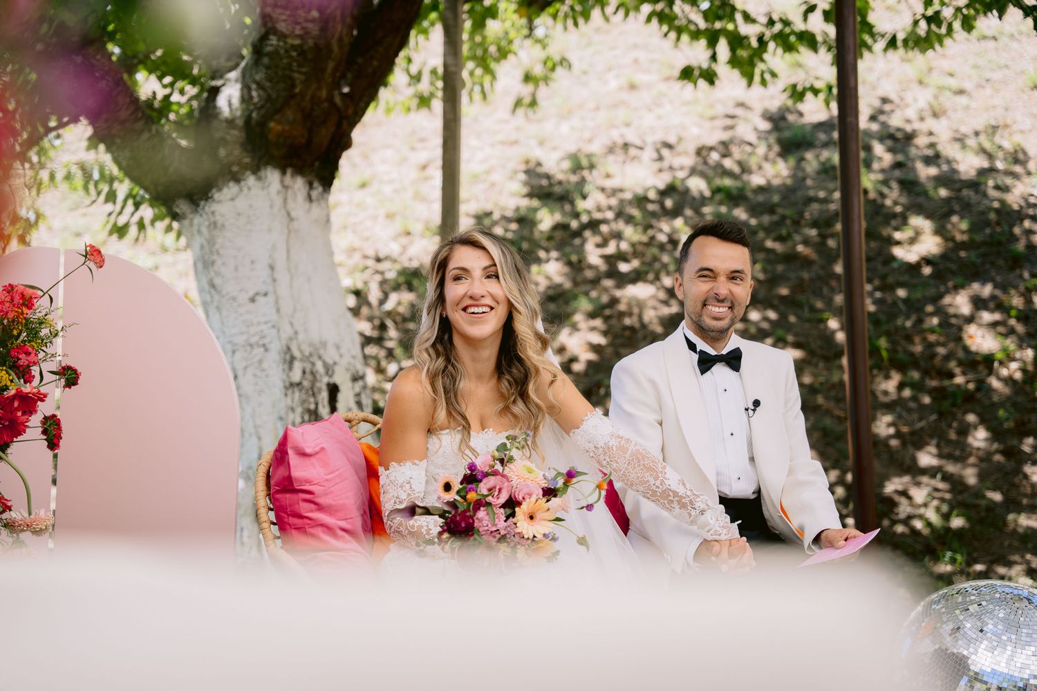 Cada detalhe do seu grande dia capturado com sensibilidade e fotos para quadros e álbuns.