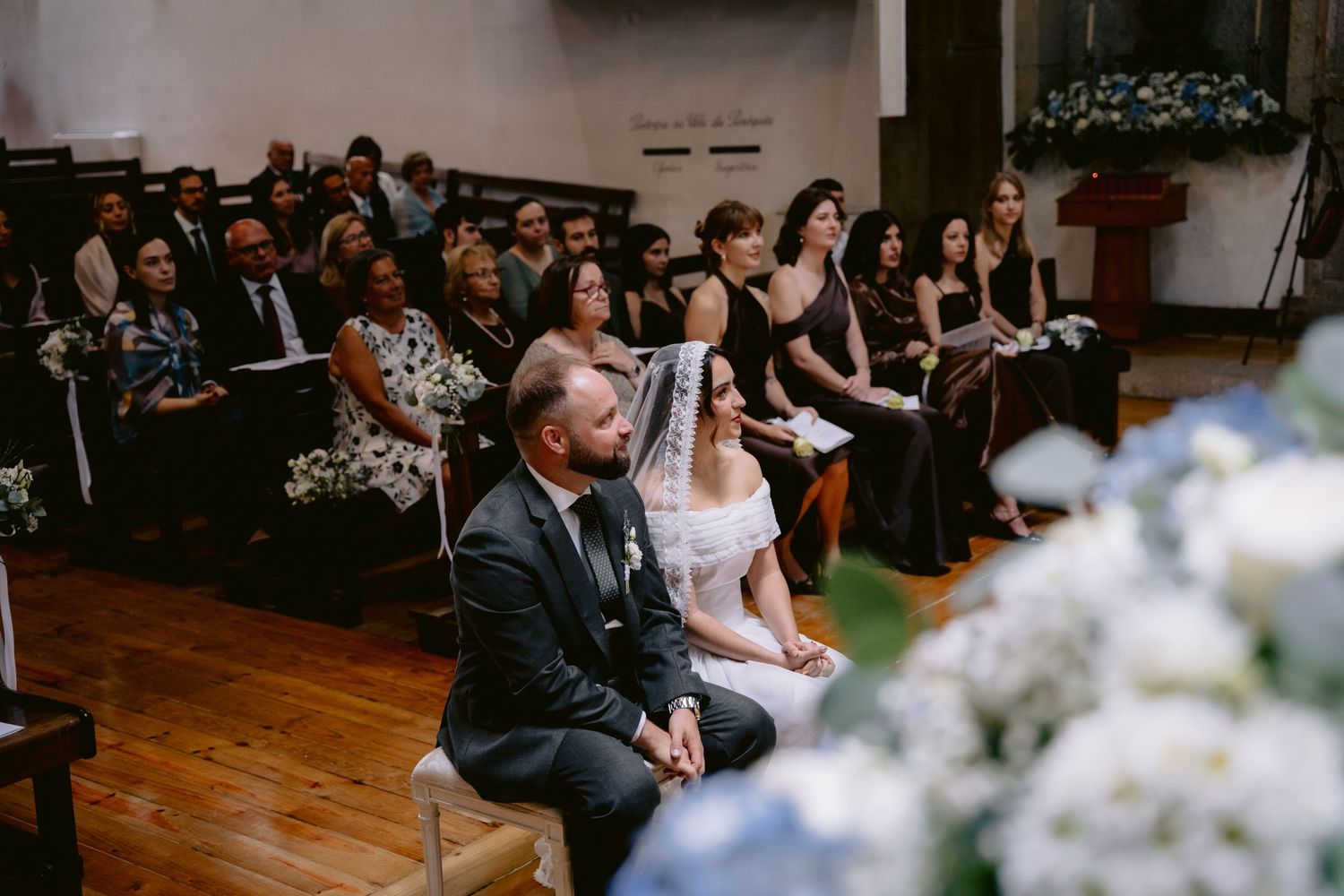 Transforme seu casamento em uma coleção de memórias inesquecíveis com fotos profissionais que ficam lindas em álbuns, impressos e lembranças