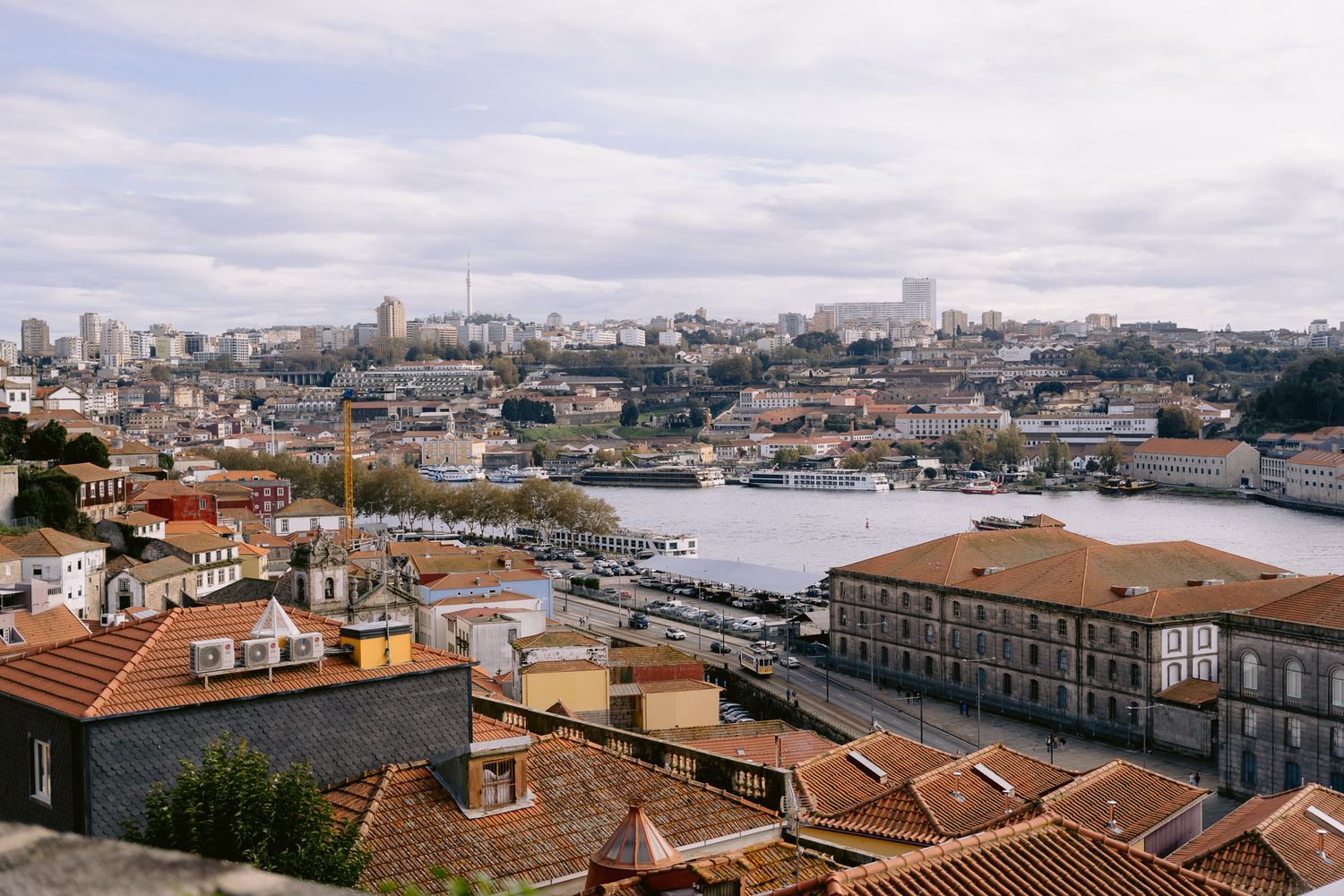 Fotografia de casamento em Portugal, capturando cada instante emocionante do seu dia.