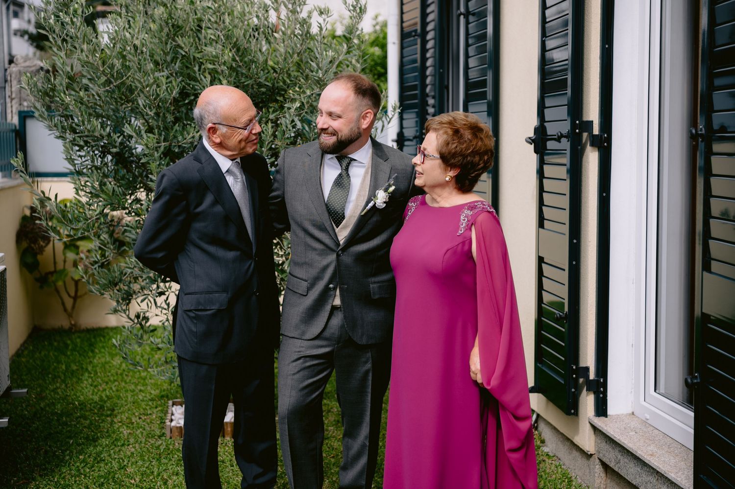 Fotografia de casamento e ensaios de noivos em [cidade], registrando emoções reais e momentos especiais para fotos que se tornam álbuns e im