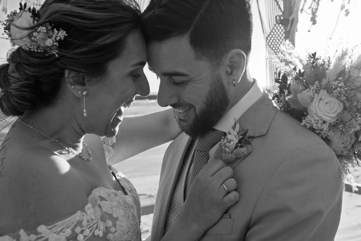 Seu casamento contado em fotos, ideais para álbuns, quadros e recordações especiais