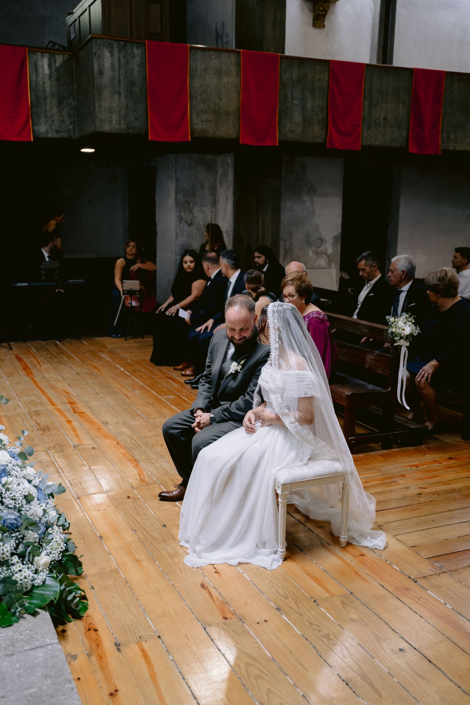 Transforme seu casamento em uma coleção de memórias inesquecíveis com fotos profissionais que ficam lindas em álbuns, impressos e lembranças