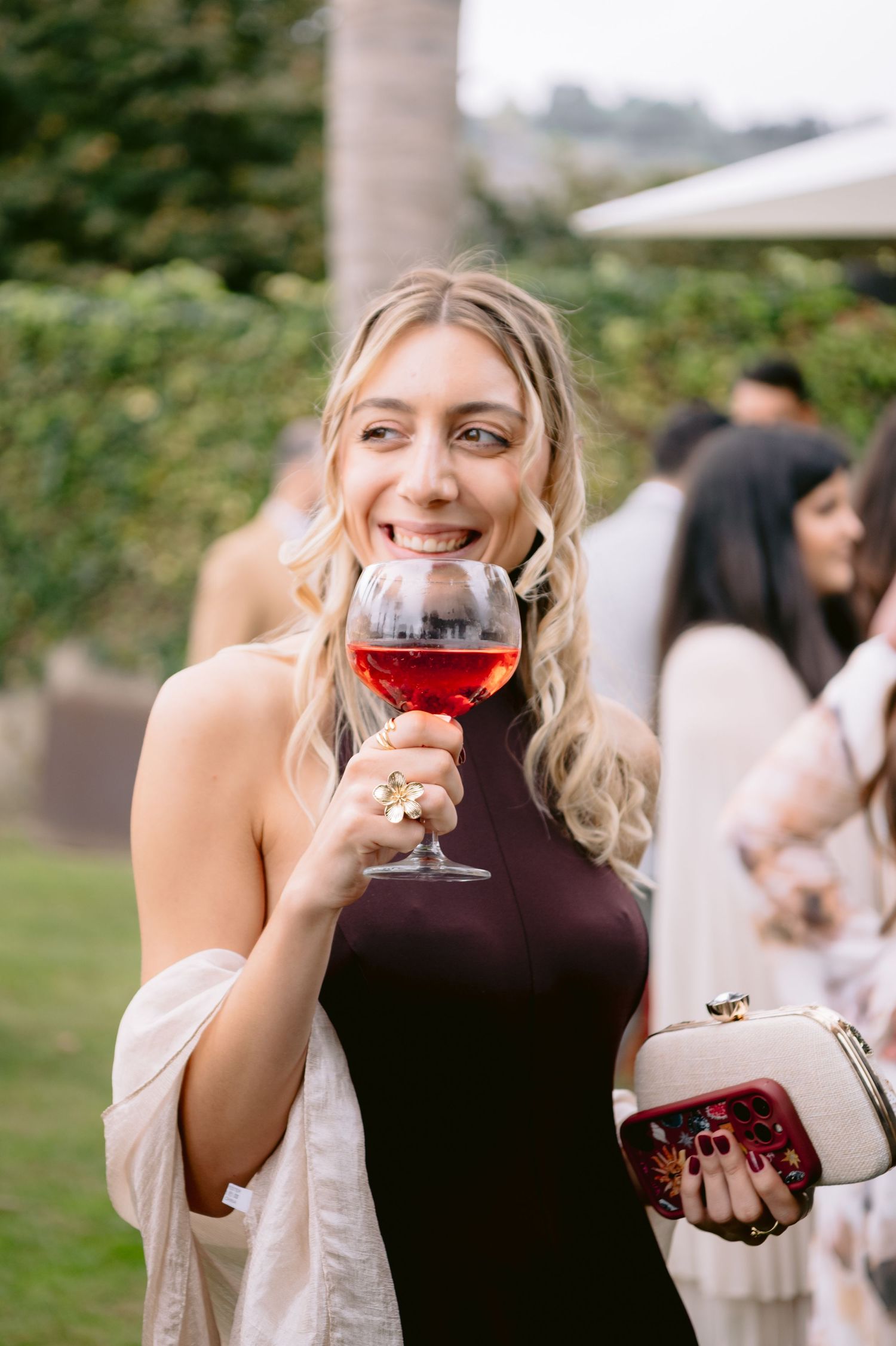 Fotógrafo de casamento em [cidade], especializado em registrar momentos únicos com fotos que se transformam em álbuns e impressos de alta qu