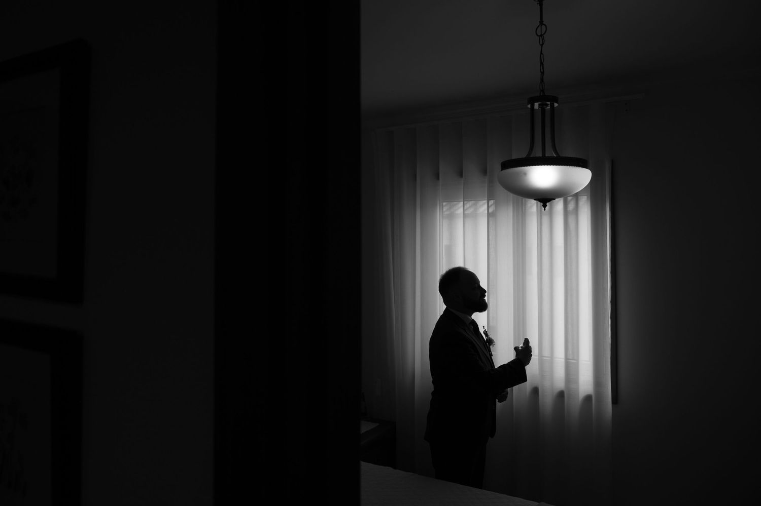 Ensaio de noivos e cobertura completa do casamento em [cidade], com fotos que eternizam a emoção, ideais para álbuns impressos e recordações