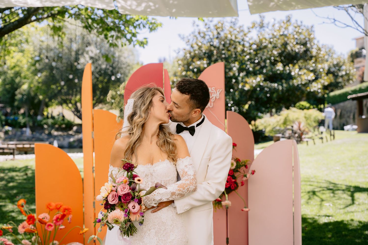 Fotógrafo de casamento registrando emoções reais, fotos perfeitas para álbuns e quadros.