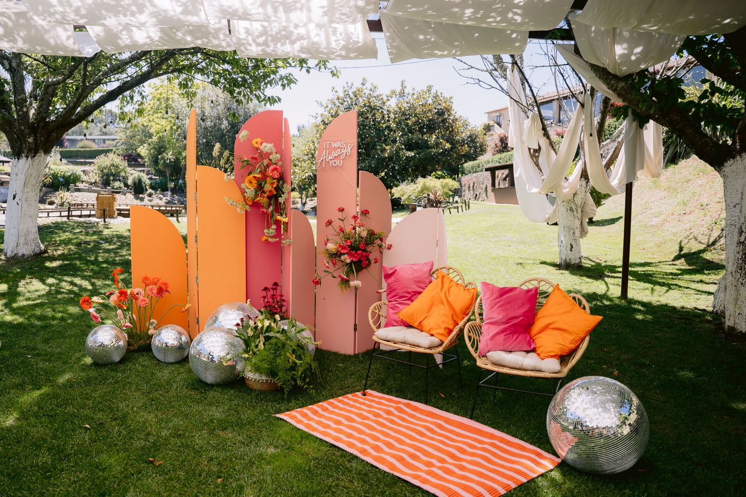 Cobertura de casamento em Portugal, capturando momentos espontâneos para lembranças eternas.