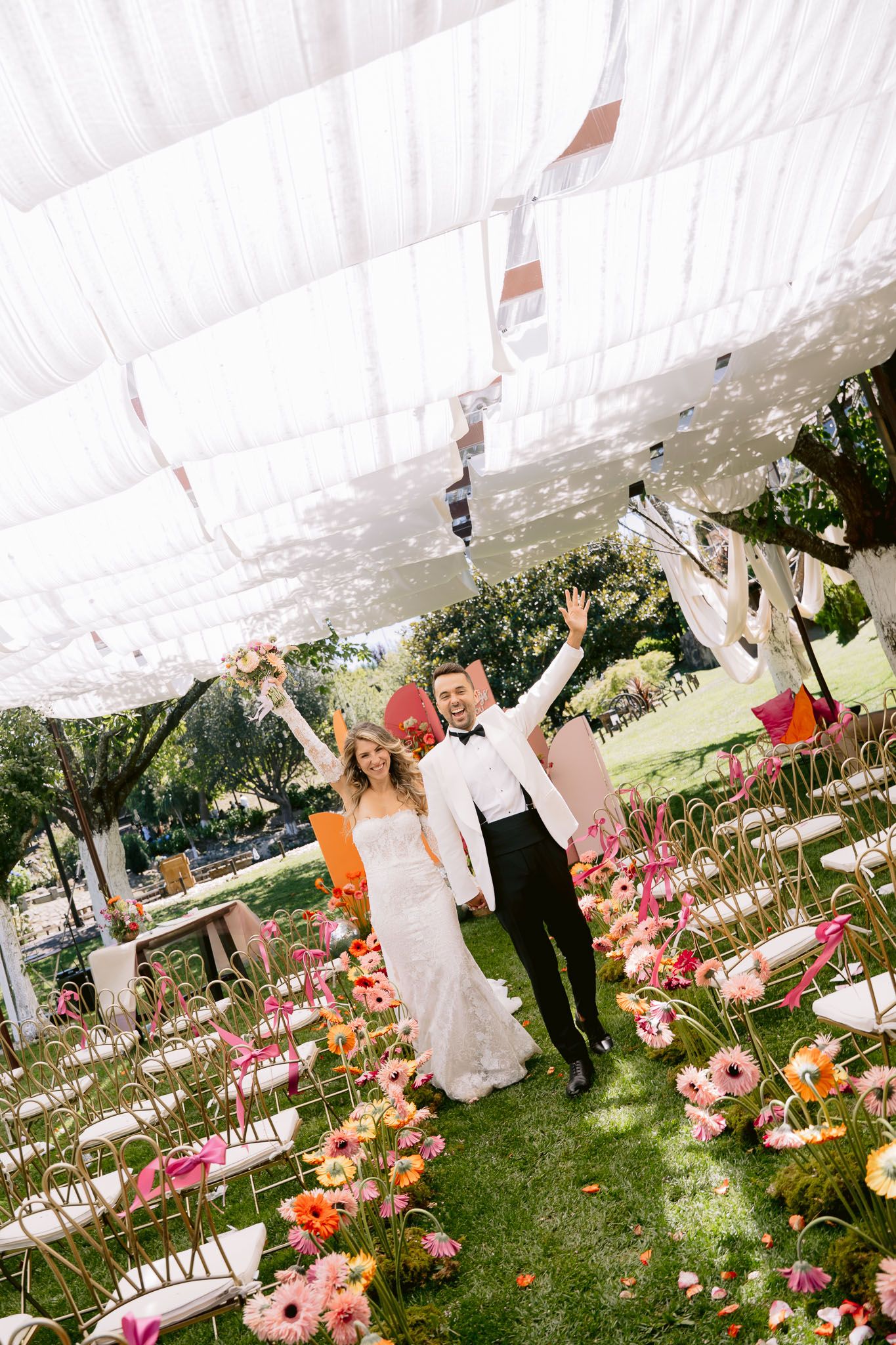 Fotógrafo de casamento registrando emoções reais, fotos perfeitas para álbuns e quadros.