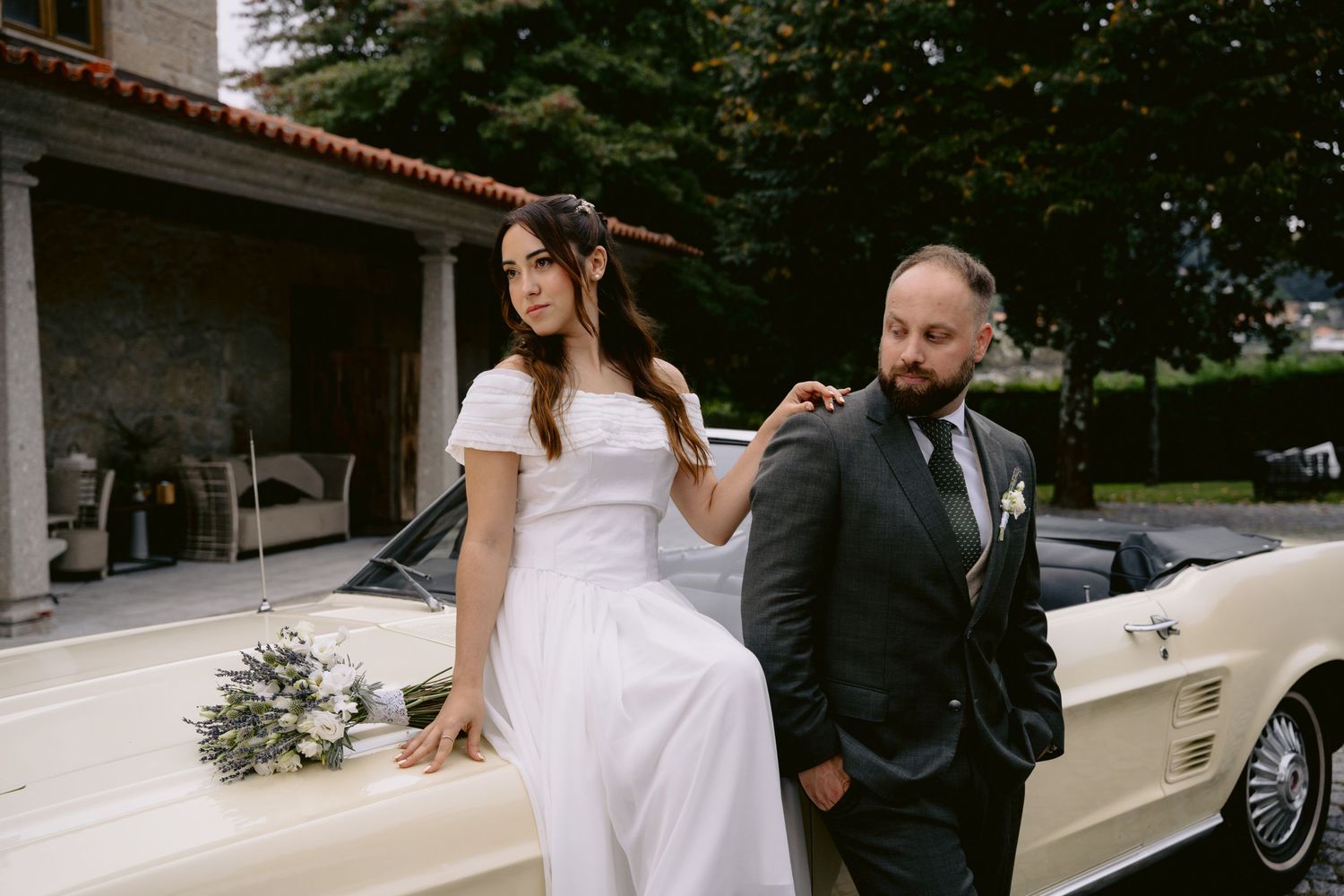 Cobertura completa de casamento em [cidade], com fotos espontâneas e emocionantes, perfeitas para álbuns impressos, quadros e lembranças per