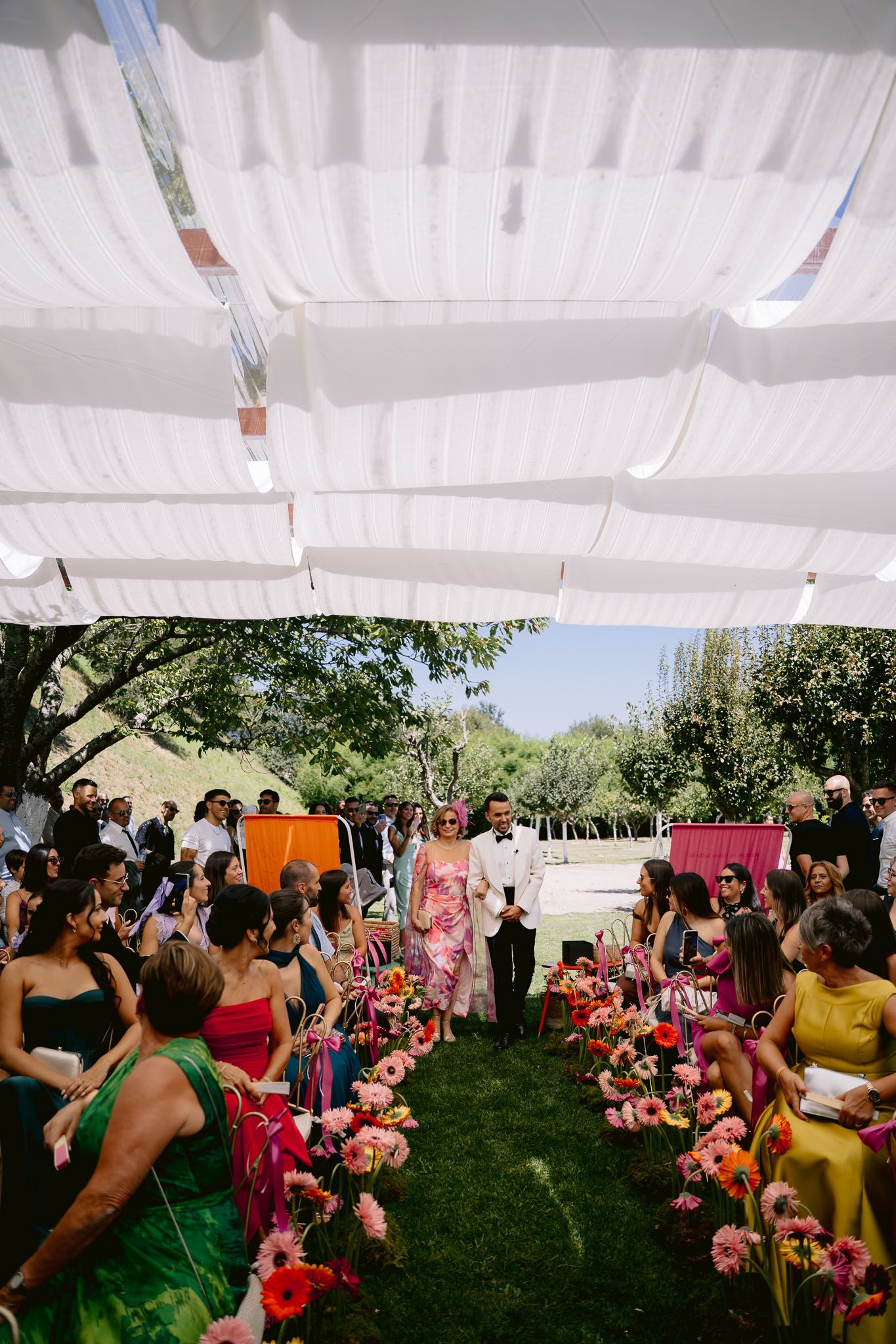 vCobertura de casamento em Portugal, capturando momentos espontâneos para lembranças eternas.