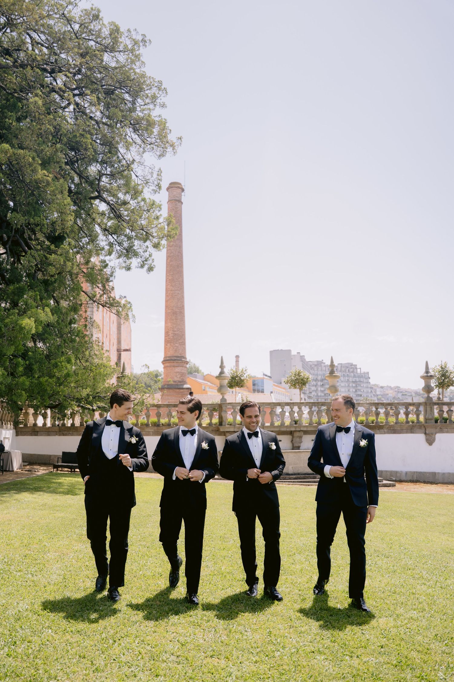 Fotógrafo de casamento em Portugal, eternizando momentos especiais em fotos e impressos.
