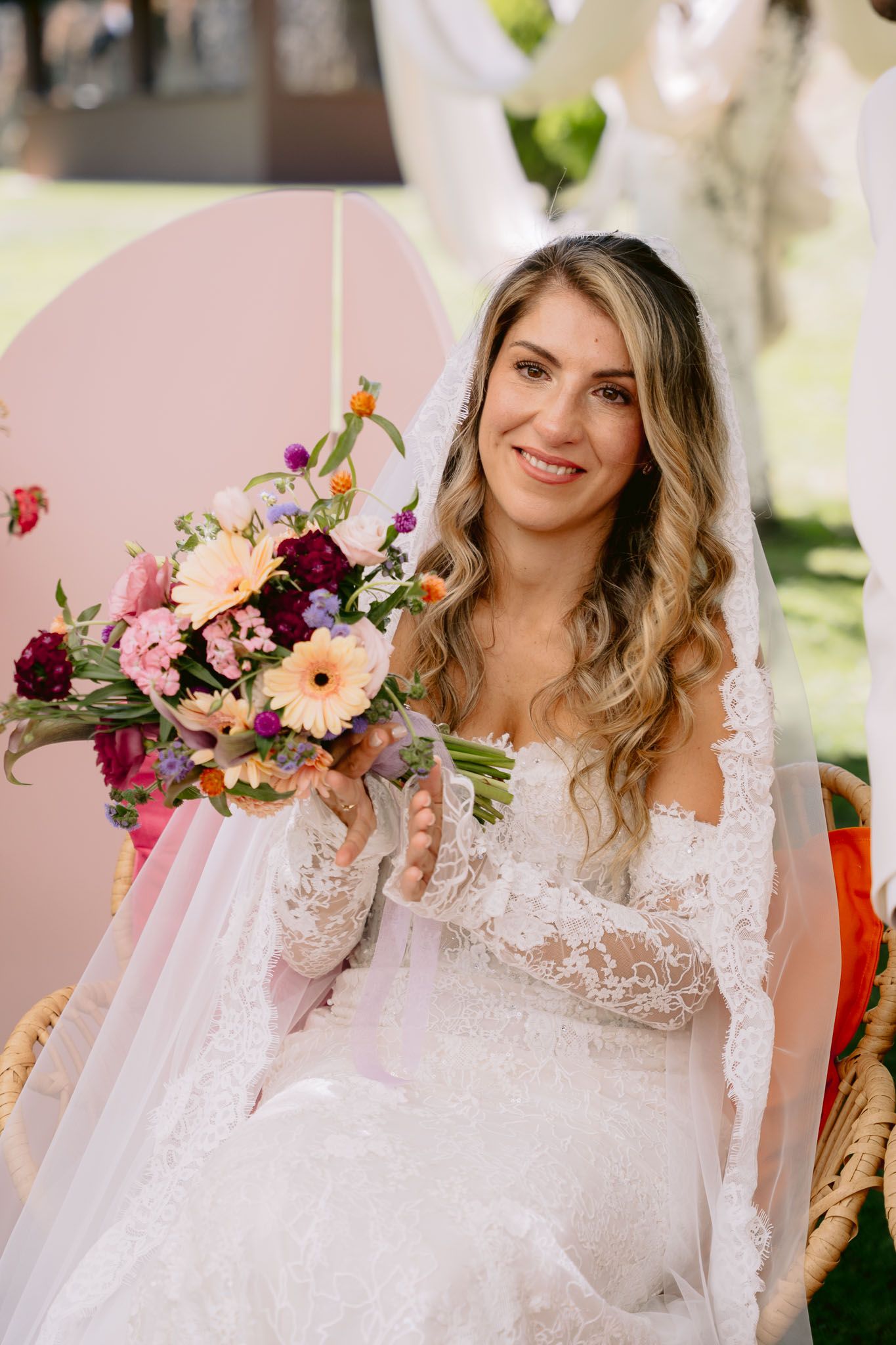 Fotógrafo de casamento registrando emoções reais, fotos perfeitas para álbuns e quadros.