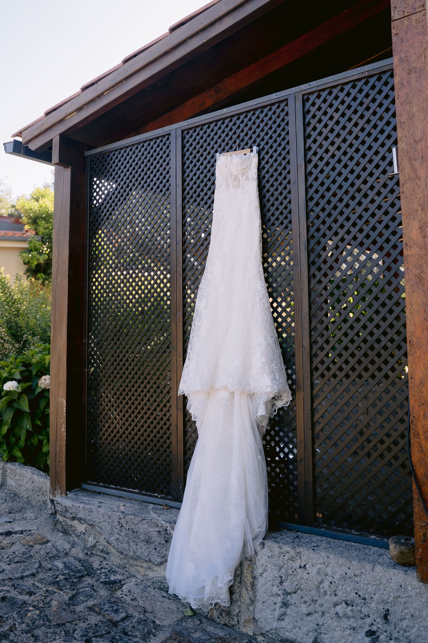 Momentos mágicos do casamento em Portugal, fotos que eternizam emoções em impressos.