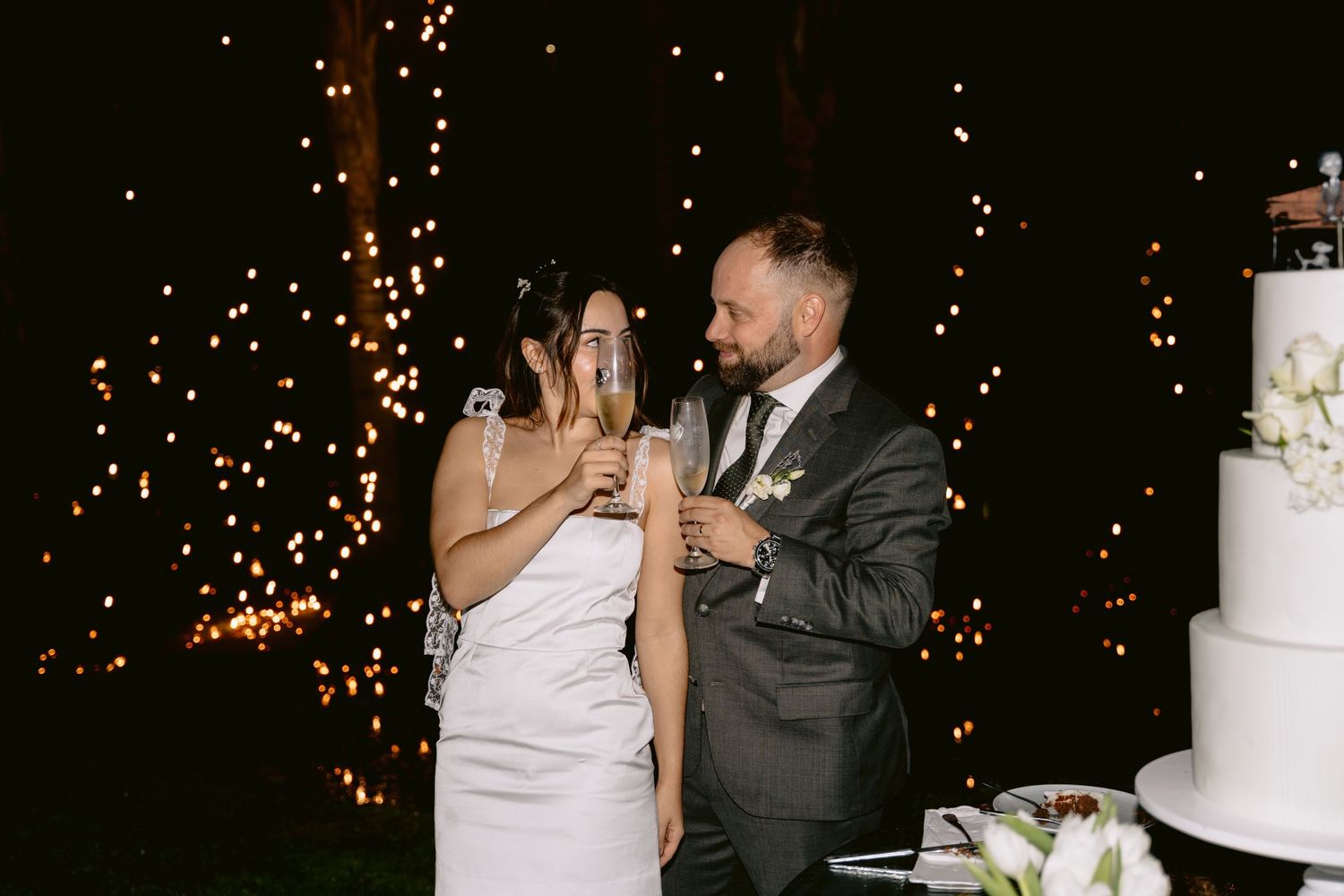 Transformamos cada instante do casamento em imagens inesquecíveis, perfeitas para álbuns, impressos personalizados e recordações que contam